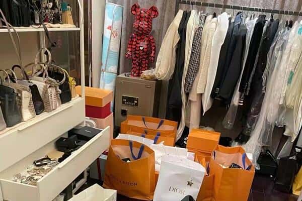 赤峰市翁牛特回收一线品牌衣服
